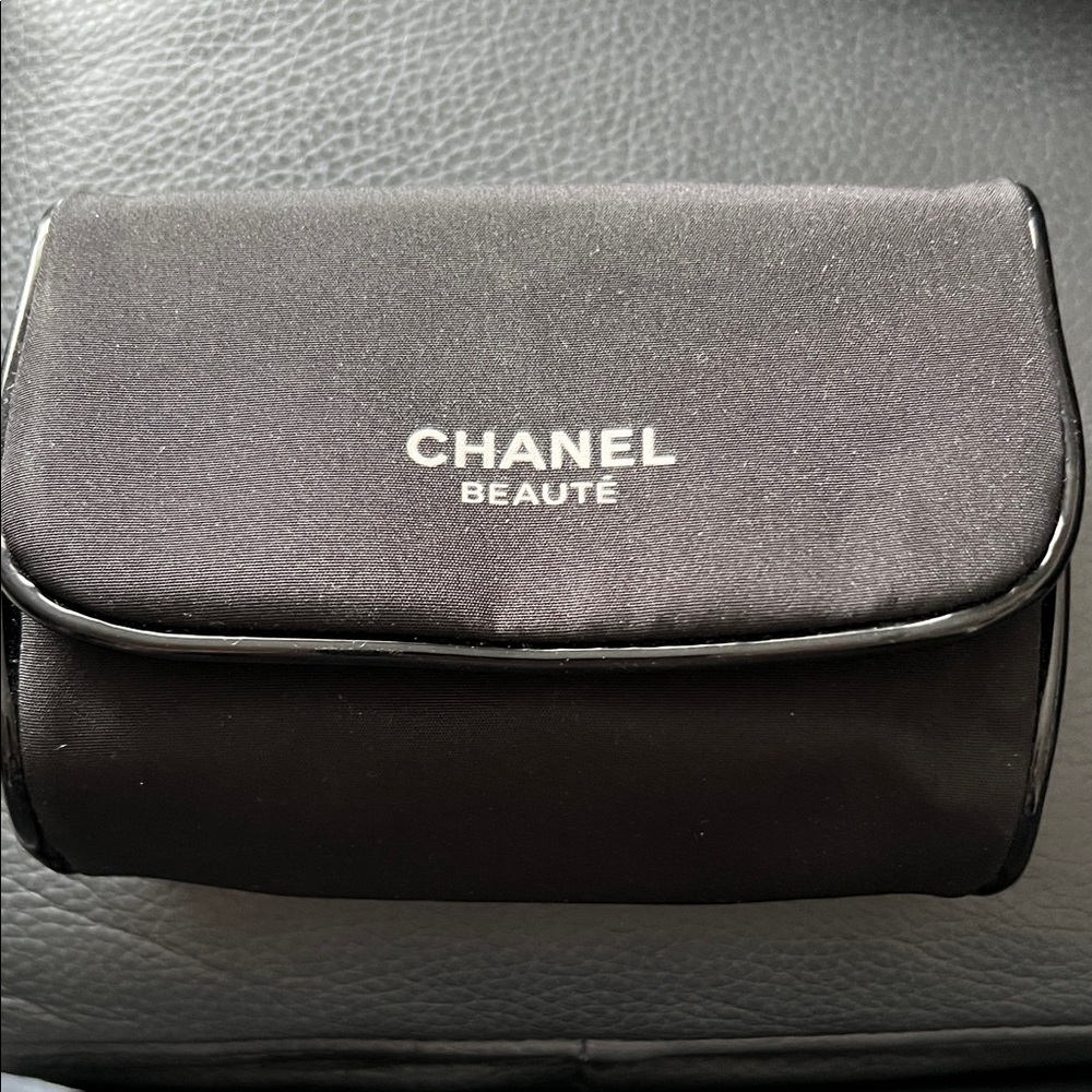 Chanel Beauté Black Travel Pouch